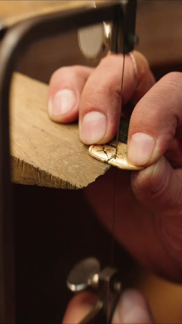 Transforming forgotten rings into a new diamond ring at the bench